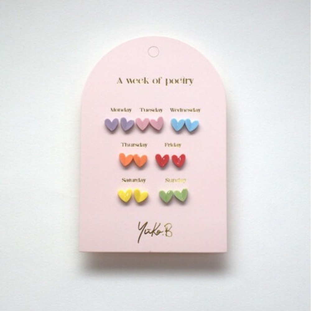 YUKO.B: Καρτέλα με 7 ζευγάρια σκουλαρίκια - A Week of Poetry Hearts YUKO.B: Καρτέλα με 7 ζευγάρια σκουλαρίκια - A Week of Poetry Hearts