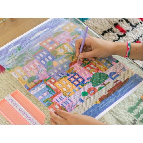 PETIT DIAMOND BOX SET - DIAMOND PAINTING COLORED HOUSES BY CORALIE FAU
